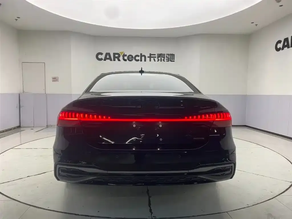 Audi A7L 2024 из CN, фото 6