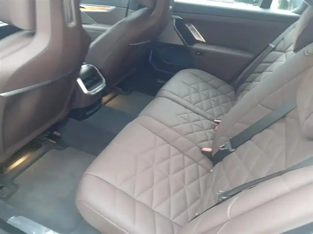 BMW 7 Series 2024 из CN, фото 3