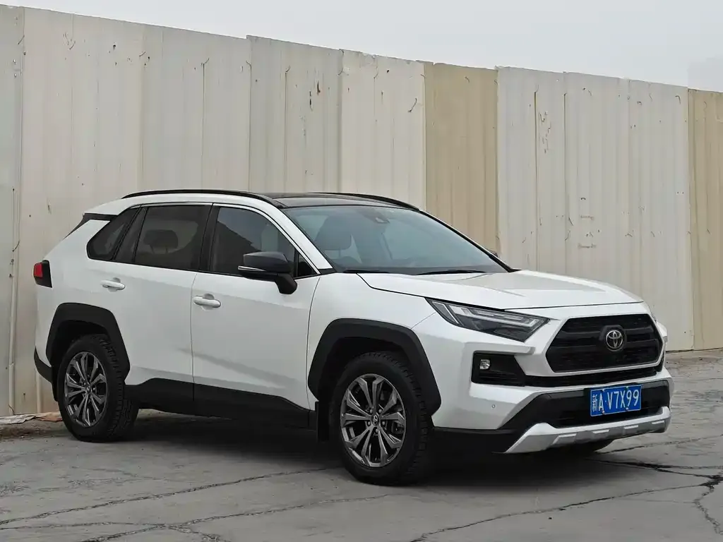 Toyota RAV4 2023 из CN, фото 3