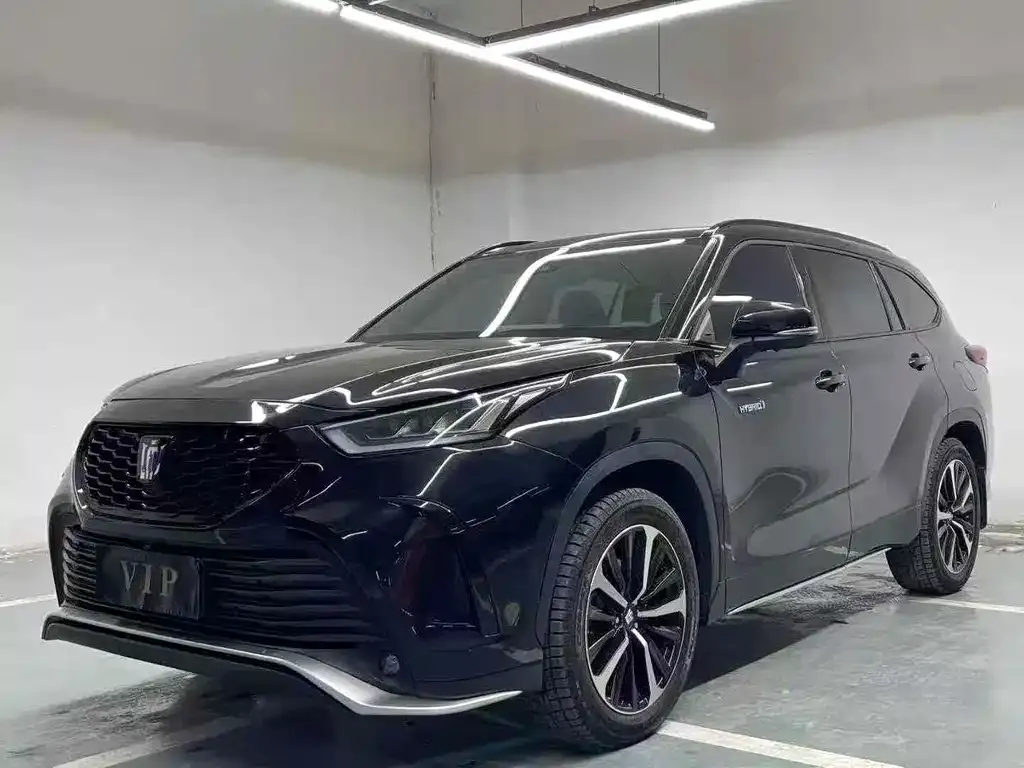Toyota Crown Kluger 2022 из CN, фото 1