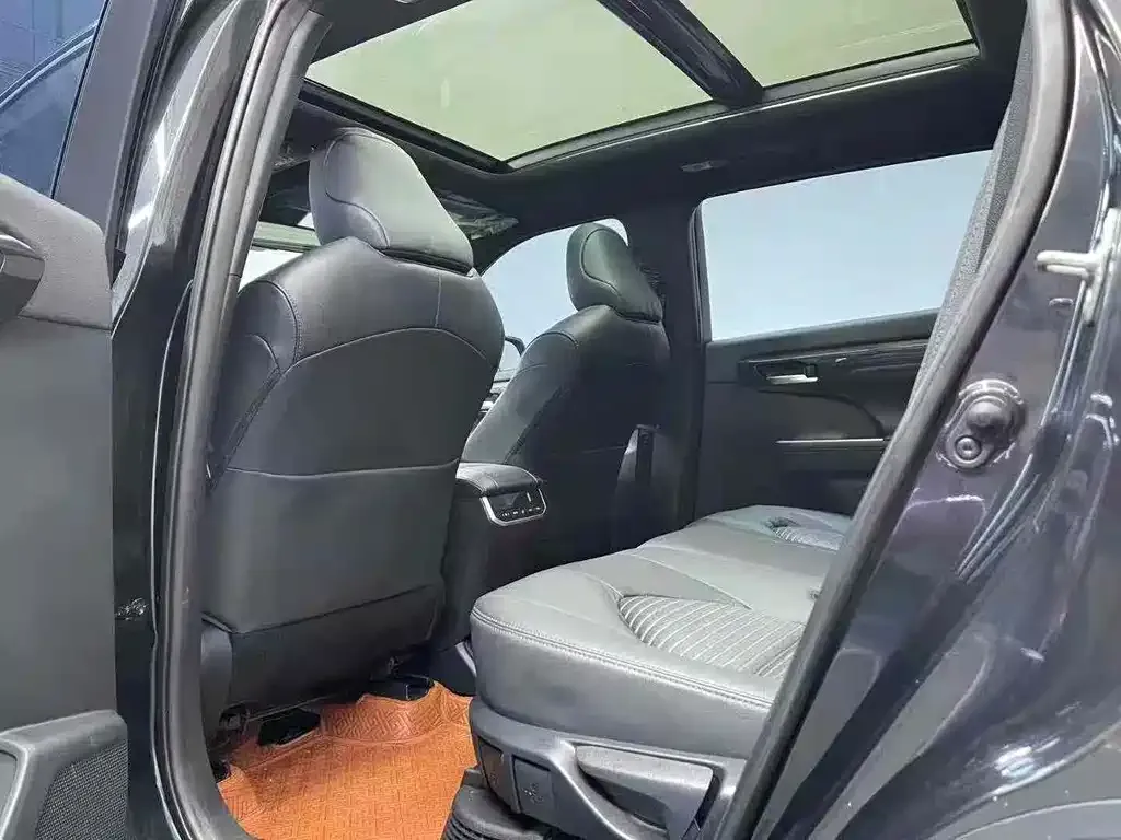 Toyota Crown Kluger 2022 из CN, фото 8