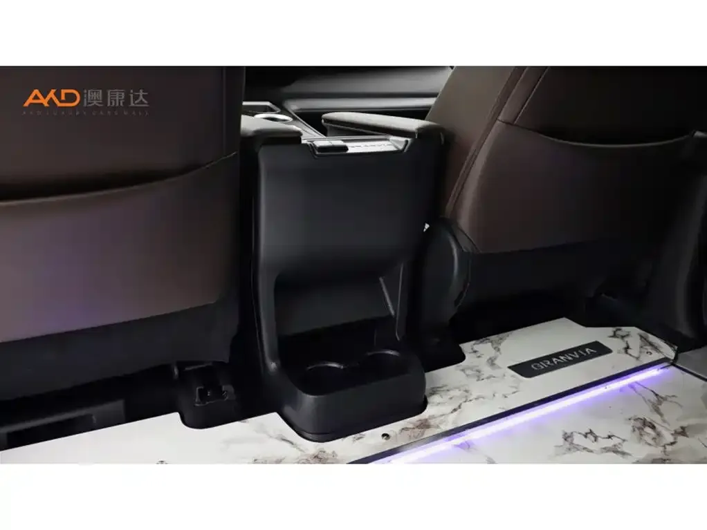 Toyota Granvia 2025 из CN, фото 7