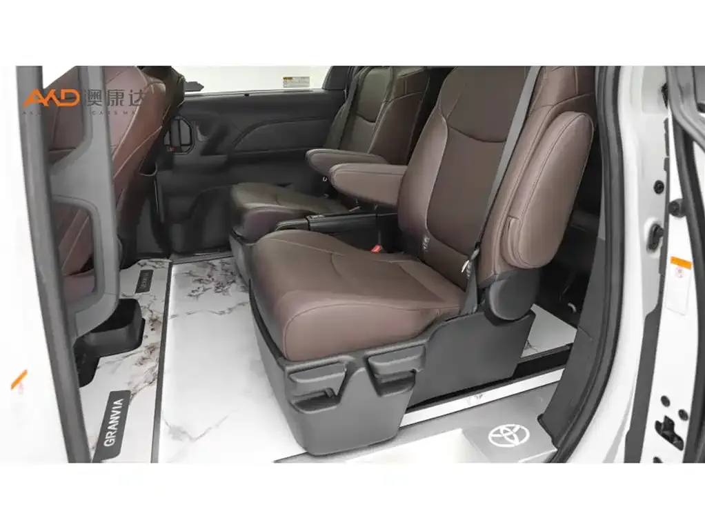Toyota Granvia 2025 из CN, фото 9