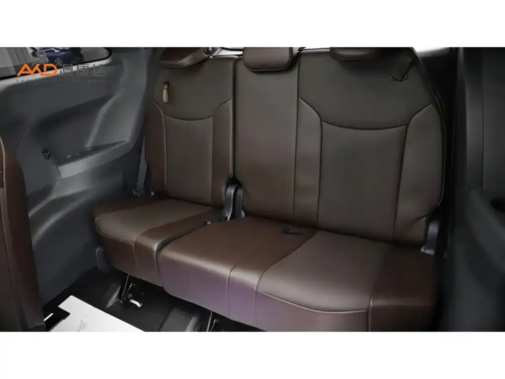 Toyota Granvia 2025 из CN, фото 10