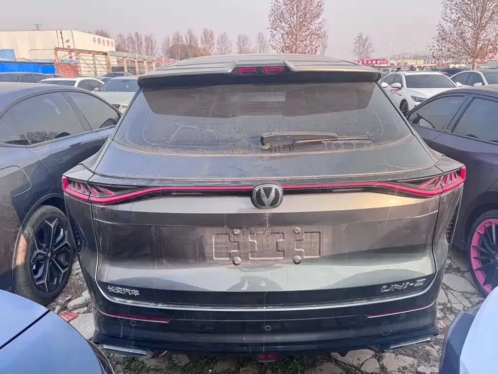 Changan UNI-Z New Energy 2024 из CN, фото 3