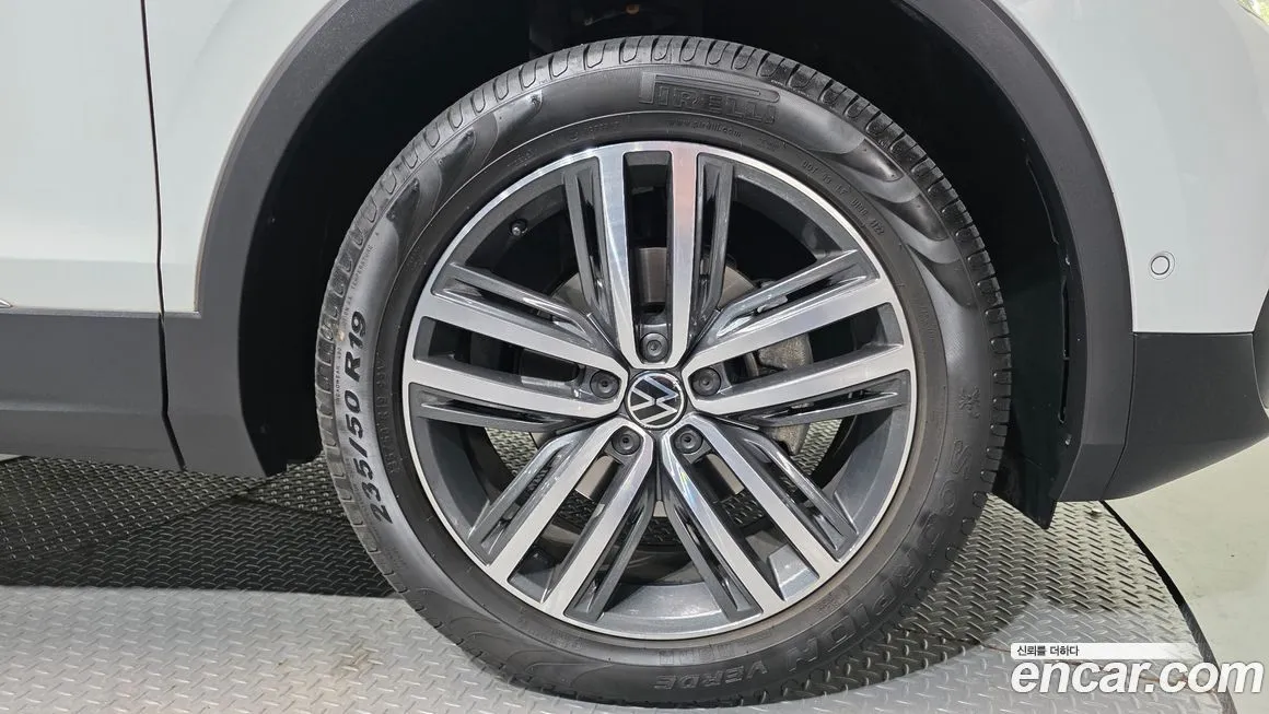Volkswagen Tiguan 2023 из KR, фото 8