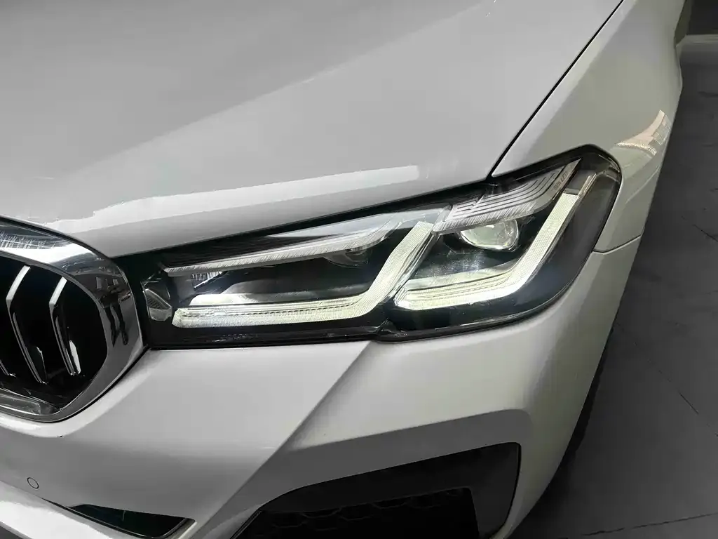 BMW 5 Series 2023 из CN, фото 2