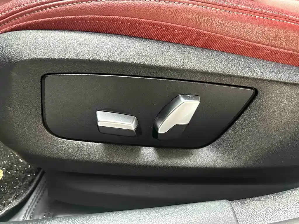 BMW 5 Series 2023 из CN, фото 10