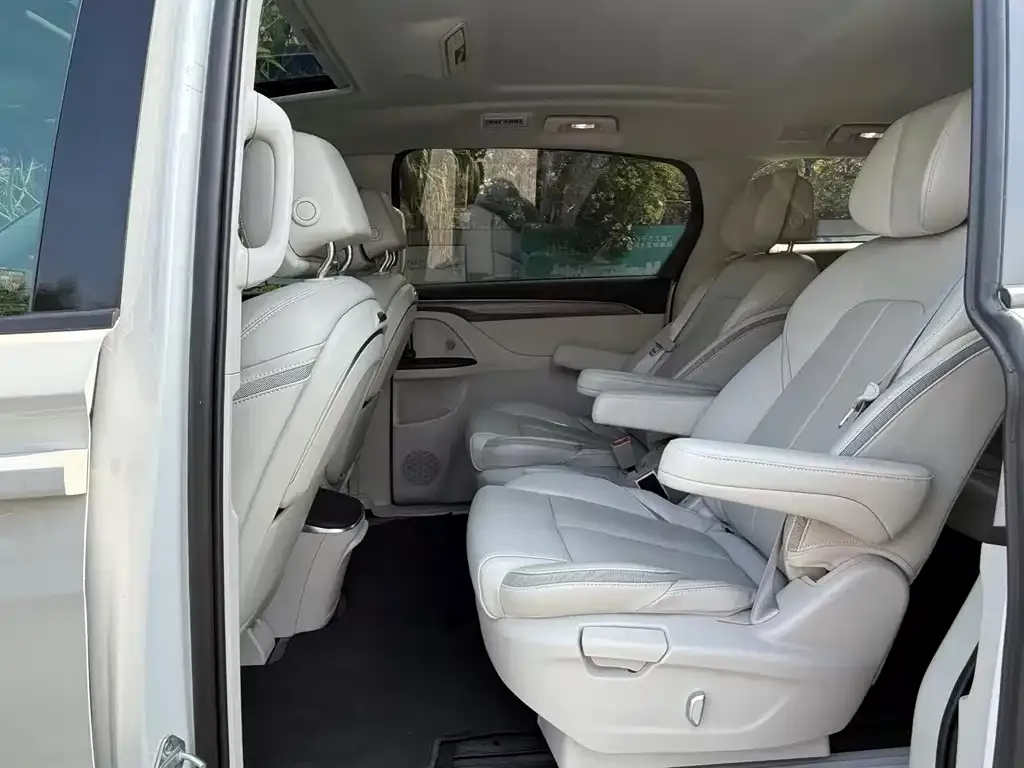 Buick GL8 2022 из CN, фото 7