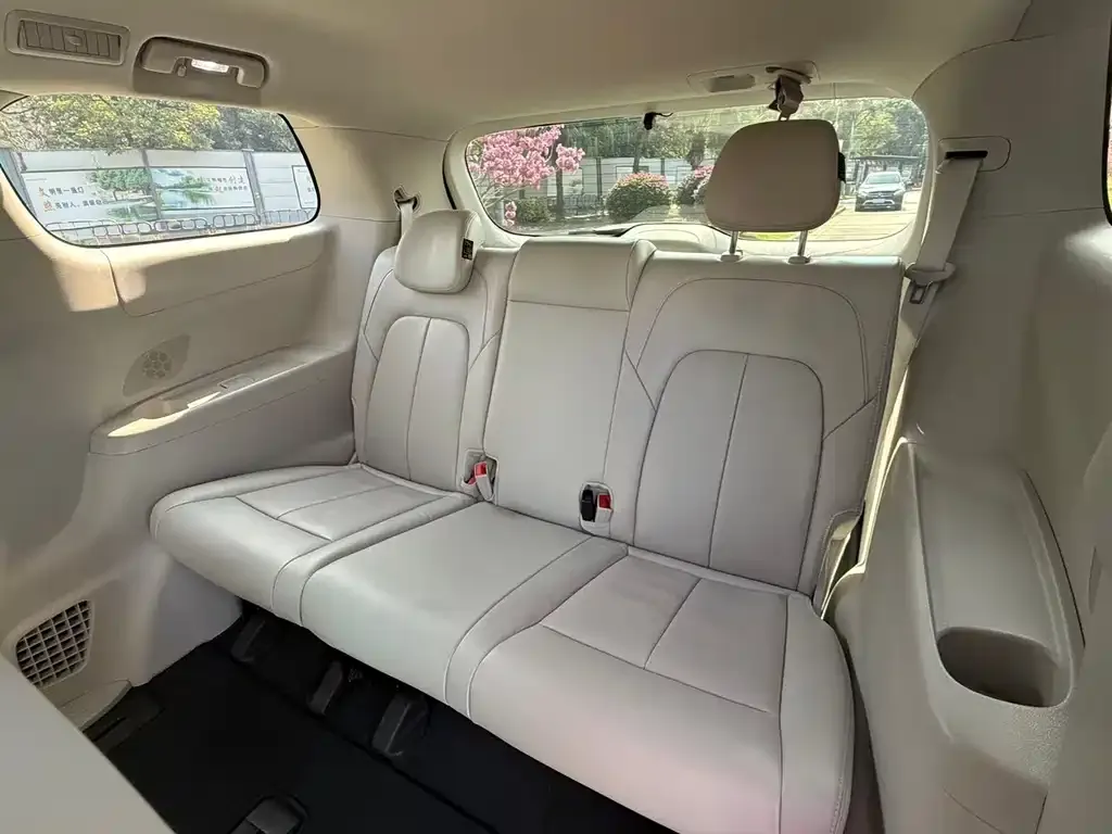 Buick GL8 2022 из CN, фото 2