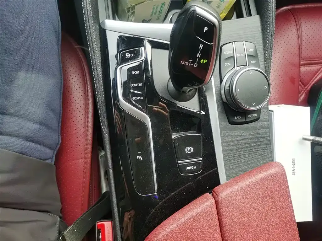 BMW 5 Series 2022 из CN, фото 10