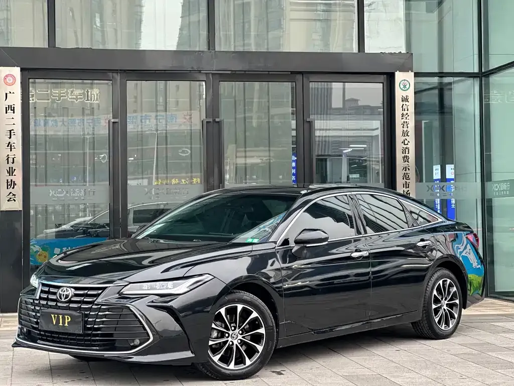 Toyota Avalon 2023 из CN, фото 1