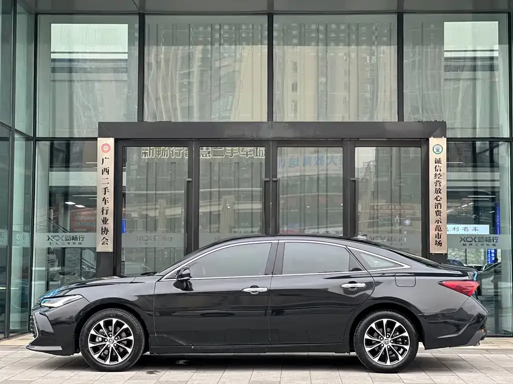 Toyota Avalon 2023 из CN, фото 4