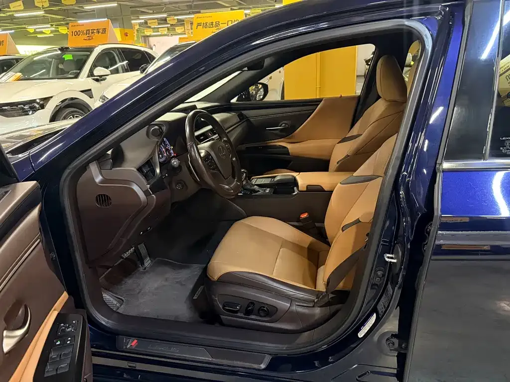 Lexus ES 2021 из CN, фото 6
