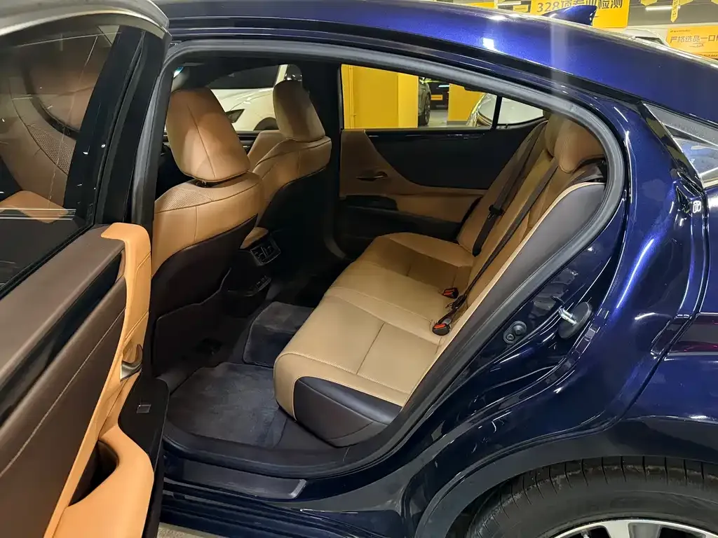Lexus ES 2021 из CN, фото 3