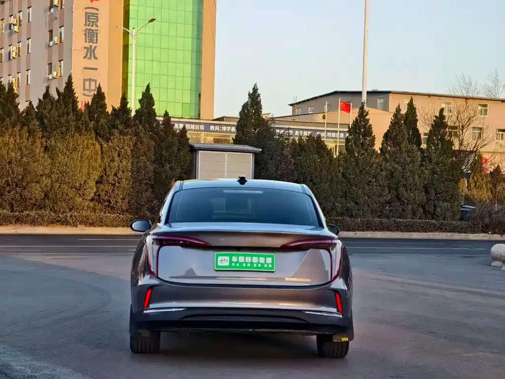 Hongqi E-QM5 2023 из CN, фото 3