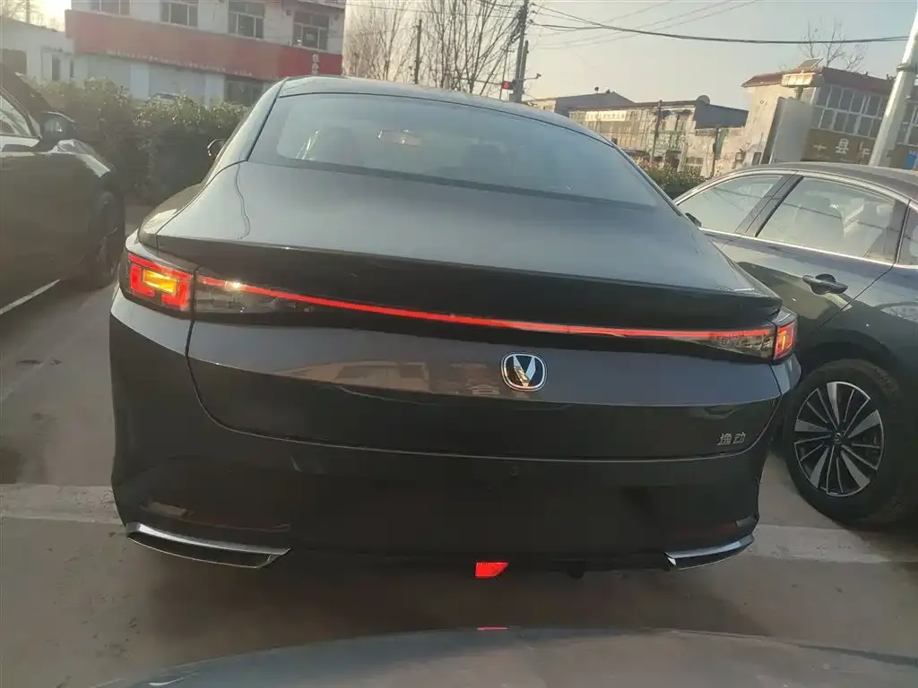 Changan Eado PHEV 2025 из CN, фото 5