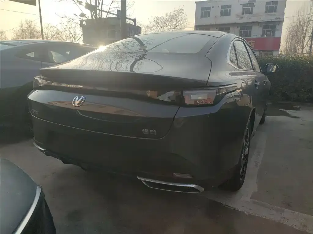Changan Eado PHEV 2025 из CN, фото 4