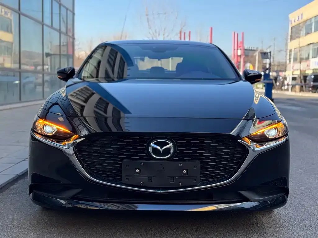 Mazda 3 Axela 2021 из CN, фото 2