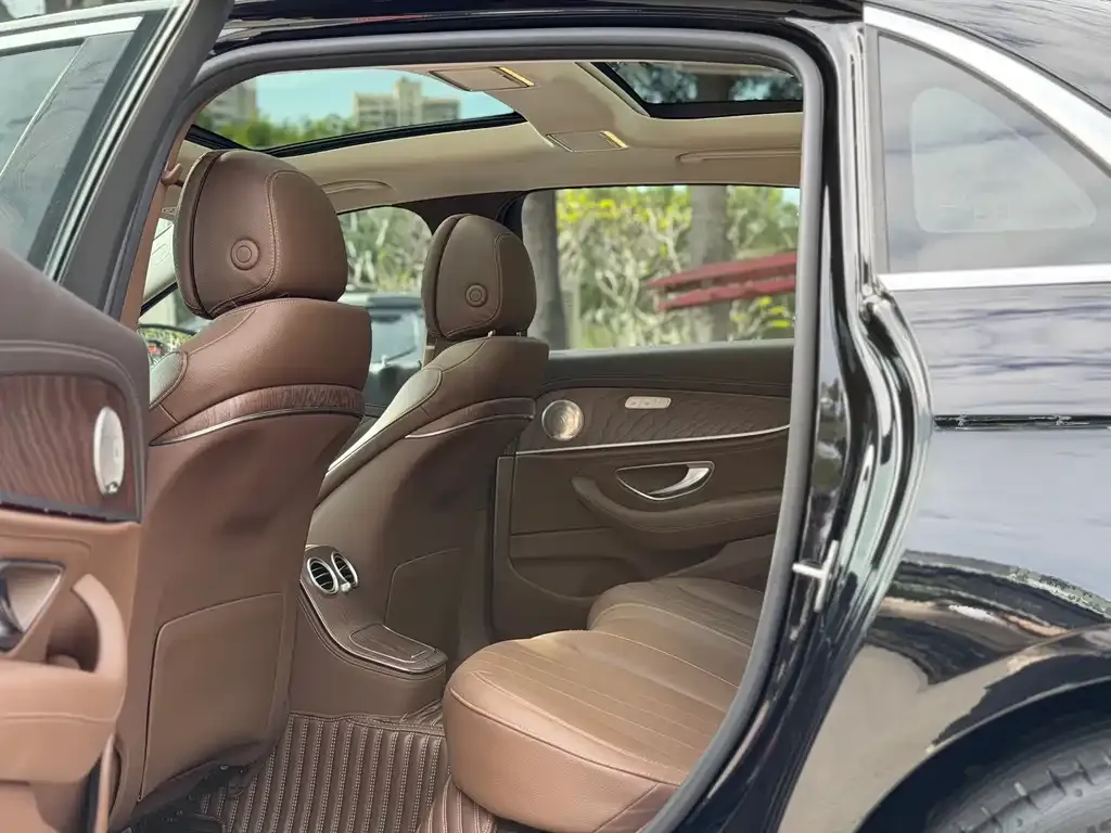 Mercedes-Benz E-Class 2022 из CN, фото 2