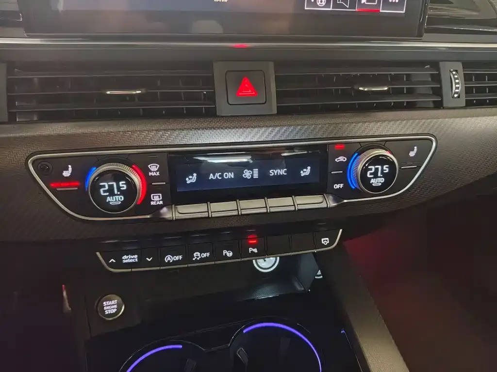 Audi A4L 2022 из CN, фото 10