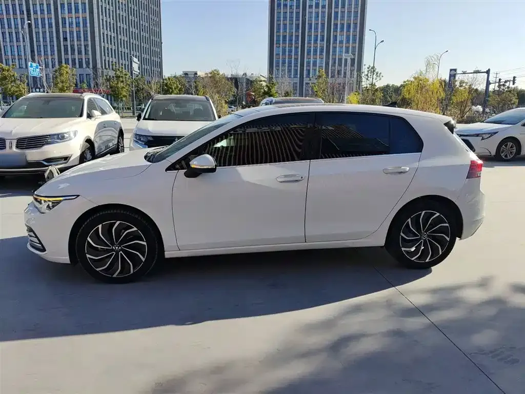 Volkswagen Golf 2022 из CN, фото 8