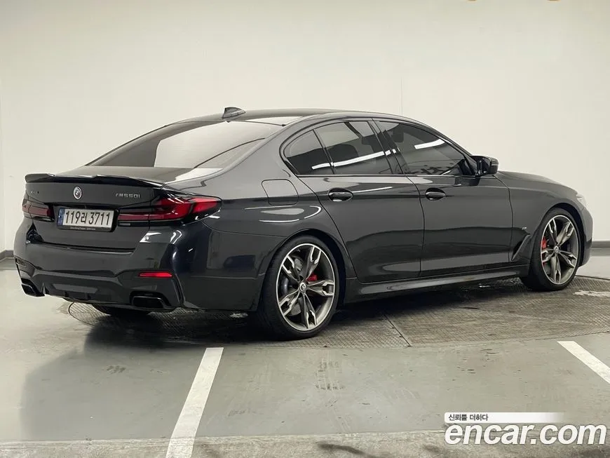 BMW 5-Series 2023 из KR, фото 2