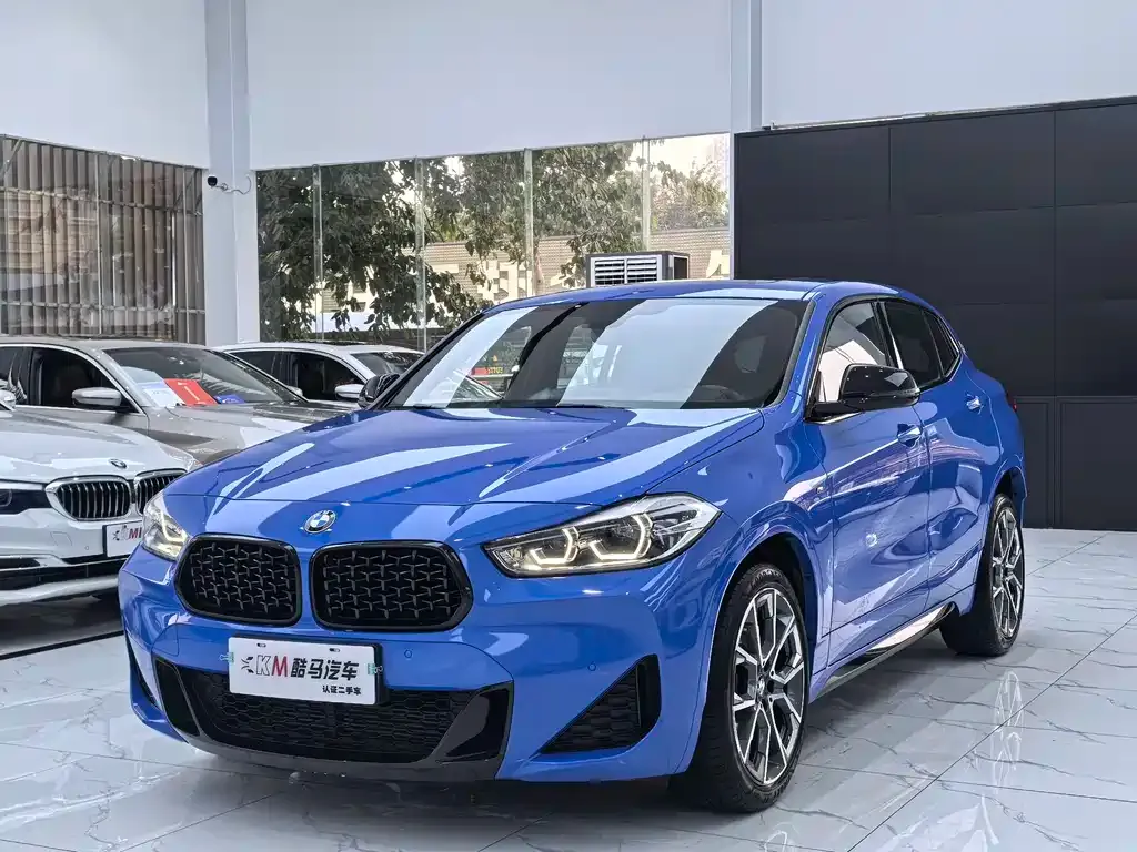BMW X2 xDrive25i Night
