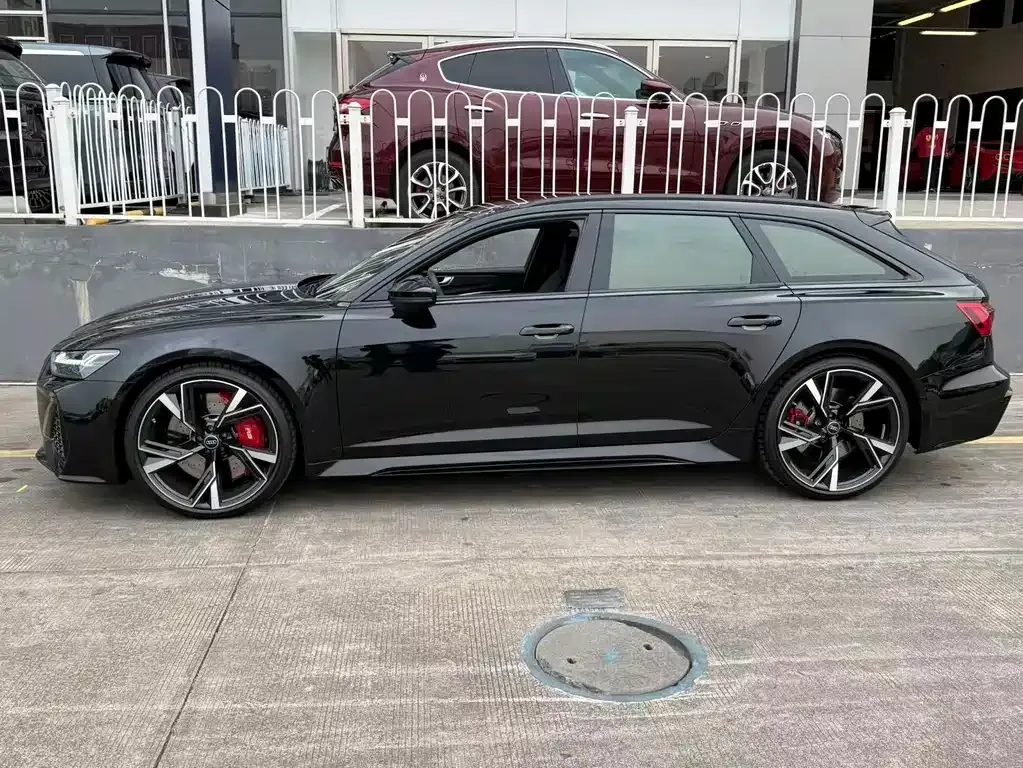 Audi RS 6 2023 из CN, фото 9