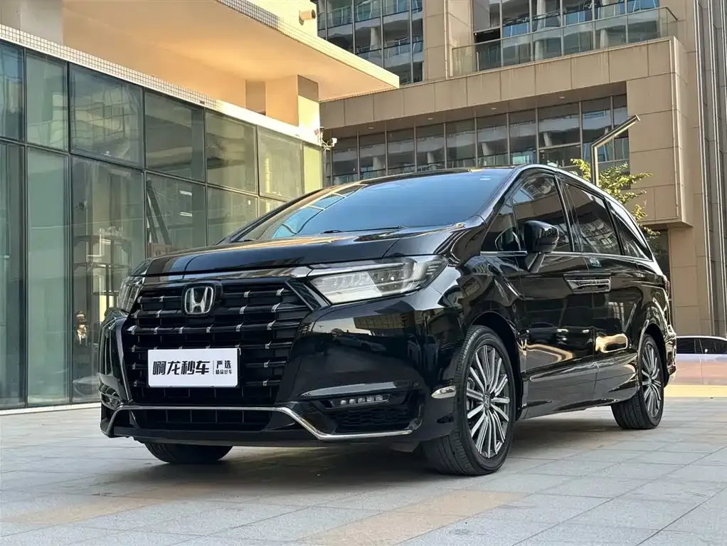 Honda Elysion 2024 из CN, фото 1