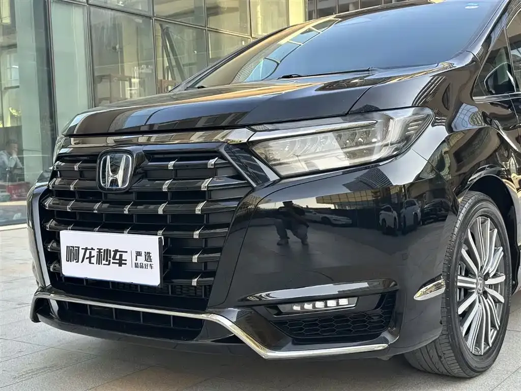 Honda Elysion 2024 из CN, фото 8