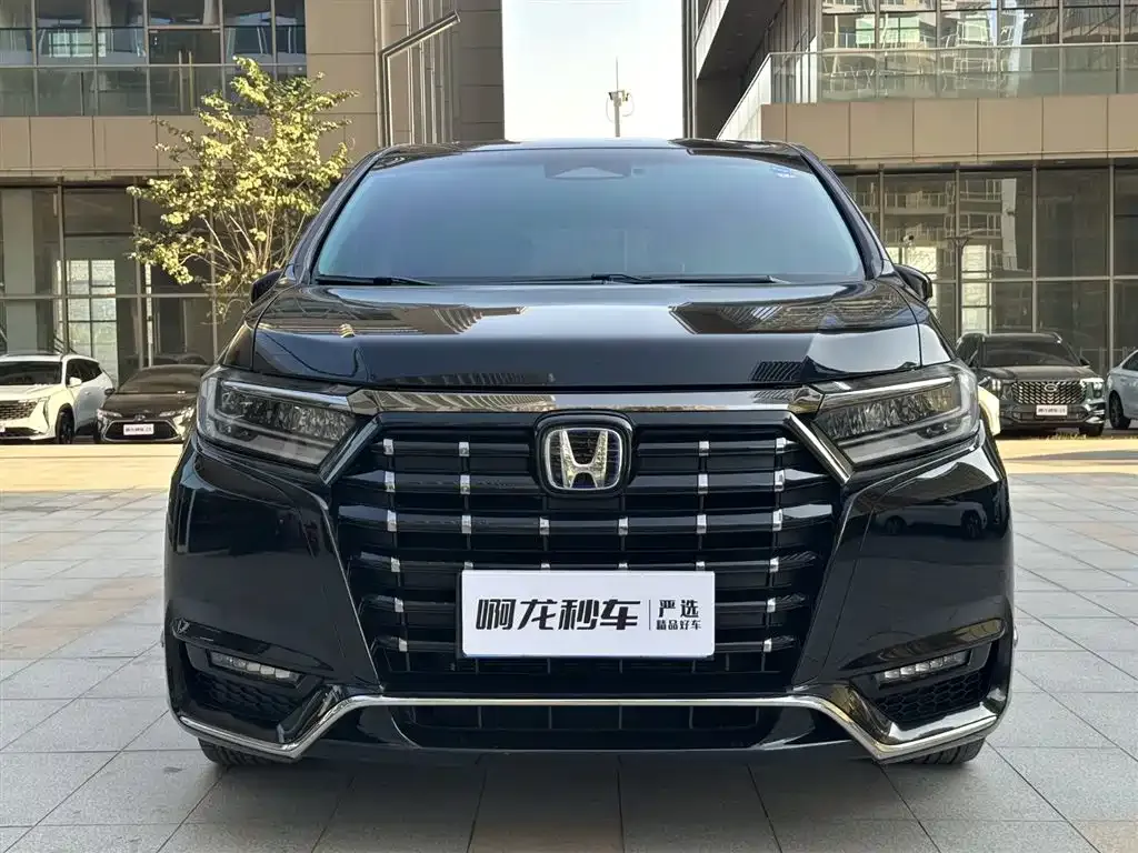 Honda Elysion 2024 из CN, фото 3