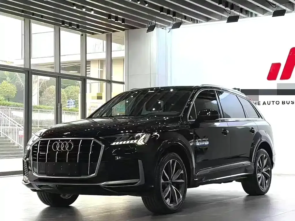 Audi Q7 2023 из CN, фото 1