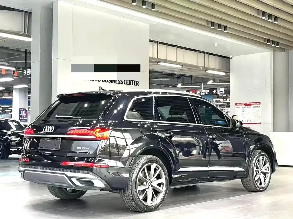 Audi Q7 2023 из CN, фото 7