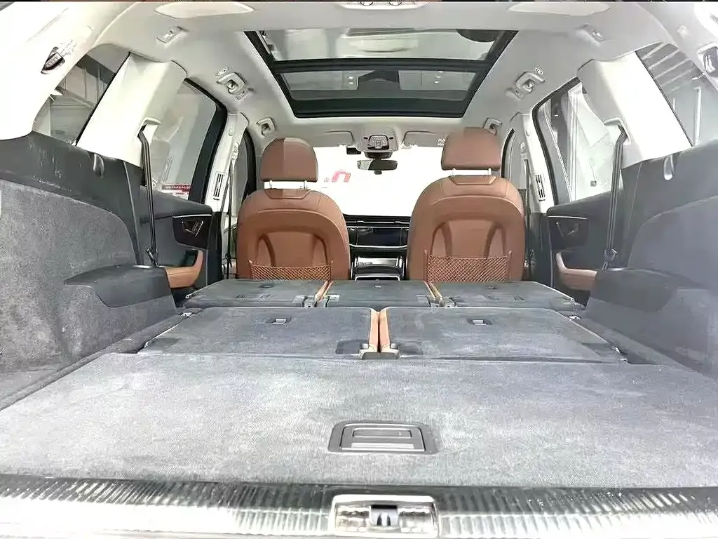 Audi Q7 2023 из CN, фото 3