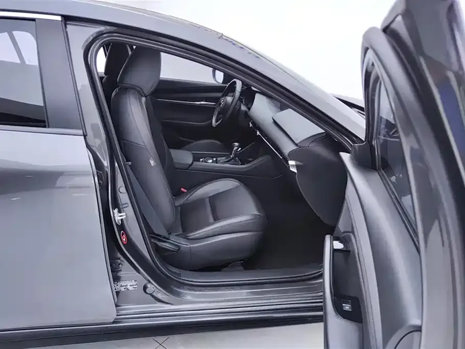 Mazda 3 Axela 2023 из CN, фото 8