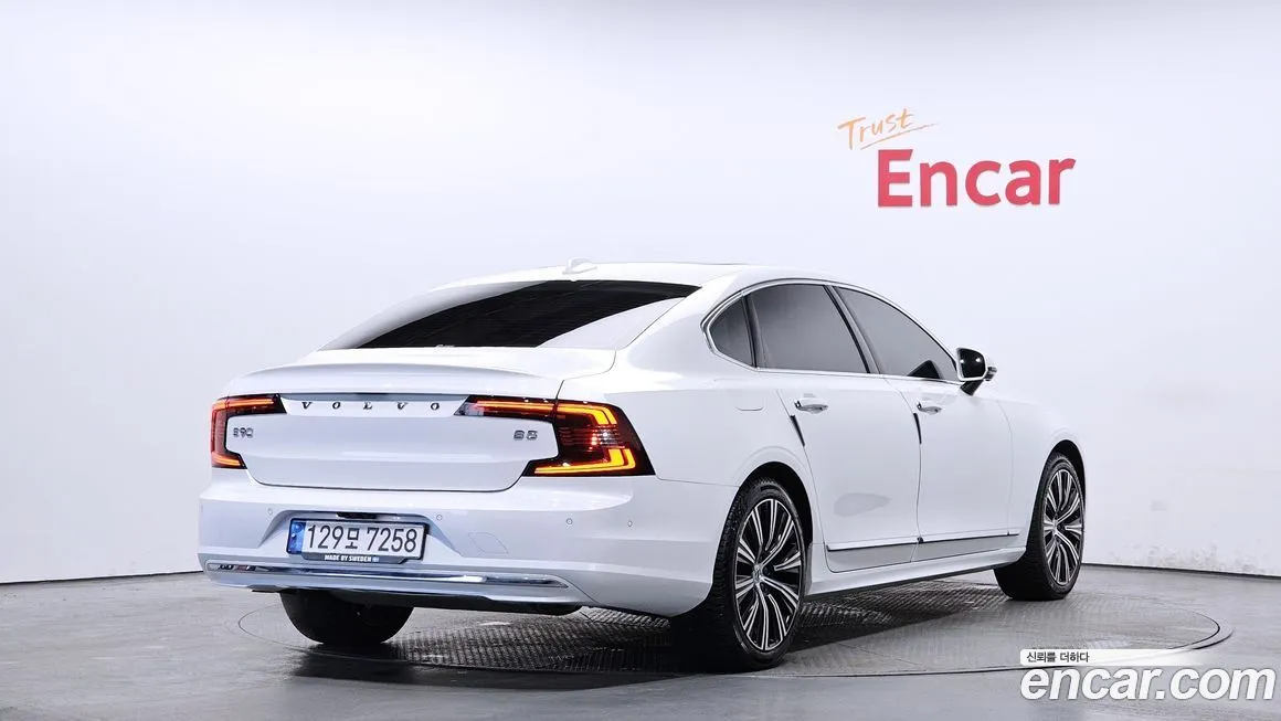 Volvo S90 — фото 4