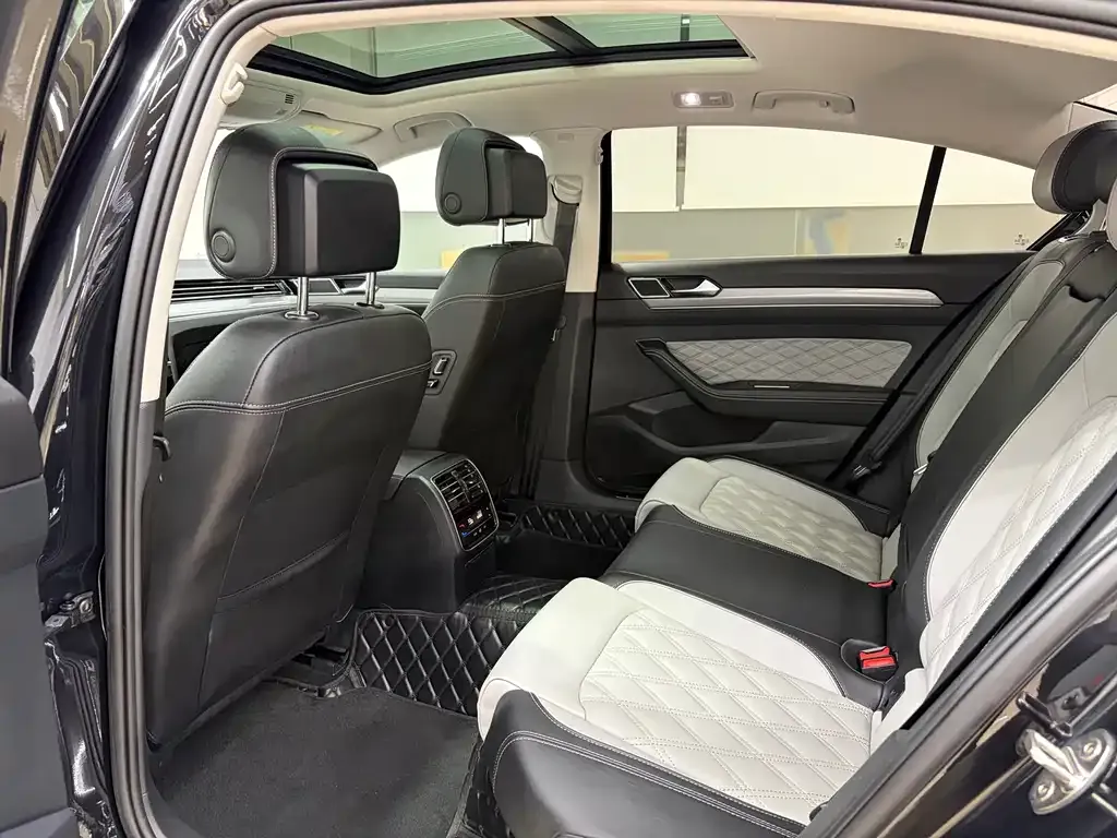 Volkswagen Magotan 2023 из CN, фото 8