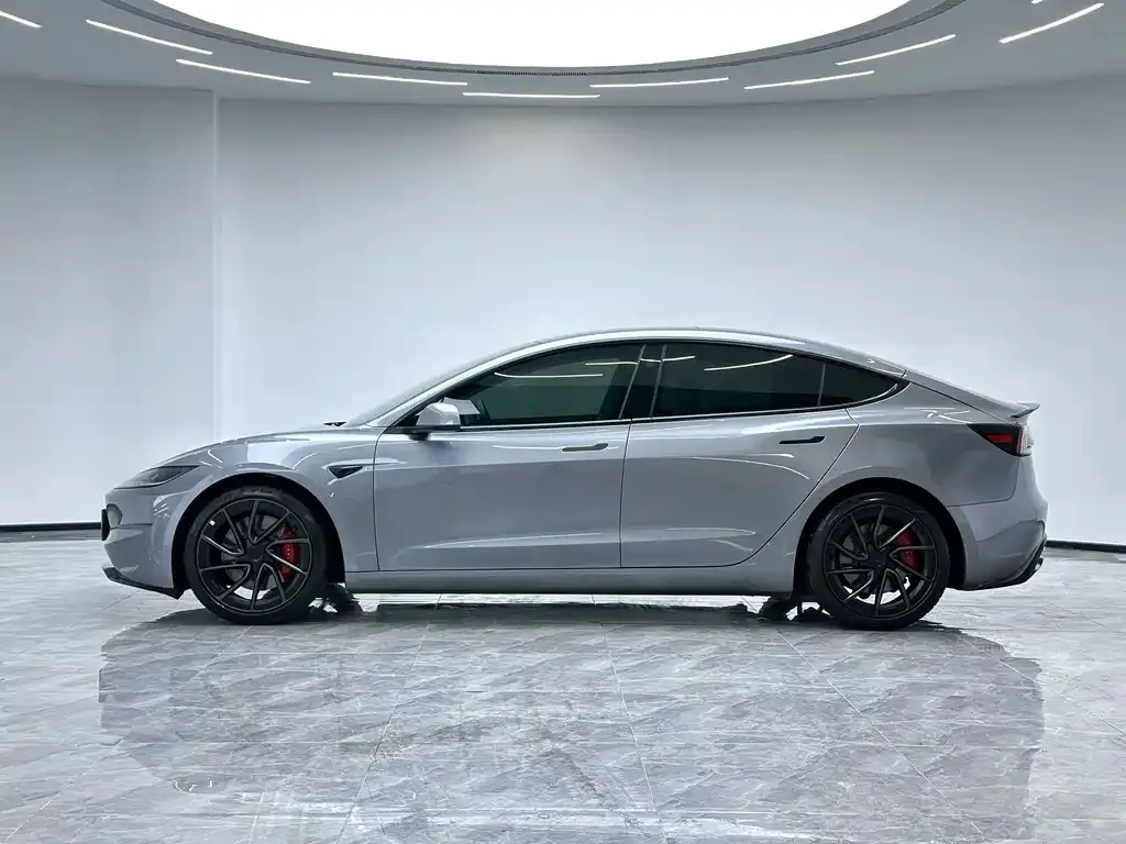Tesla Model 3 2025 из CN, фото 9
