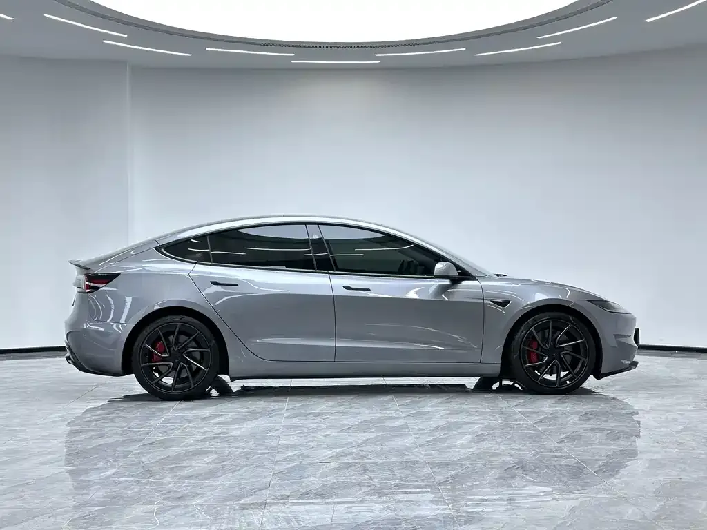 Tesla Model 3 2025 из CN, фото 10