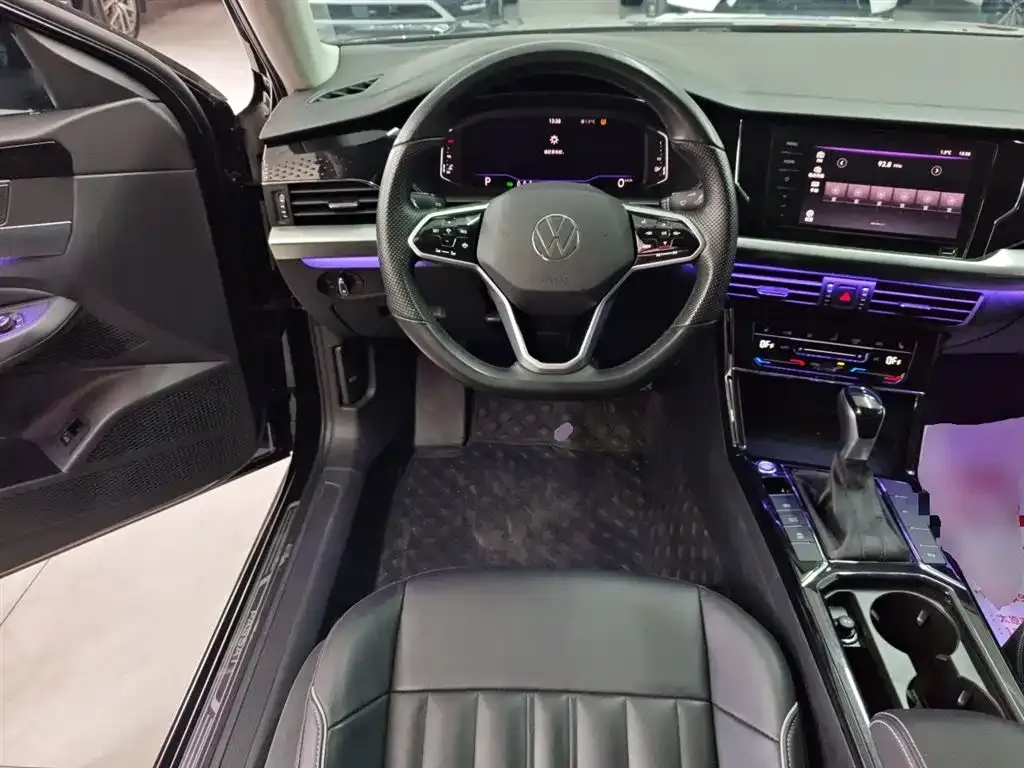 Volkswagen Passat 2023 из CN, фото 4