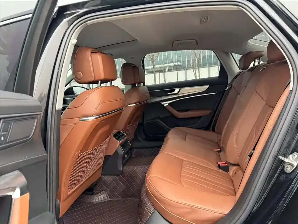 Audi A6L 2021 из CN, фото 4