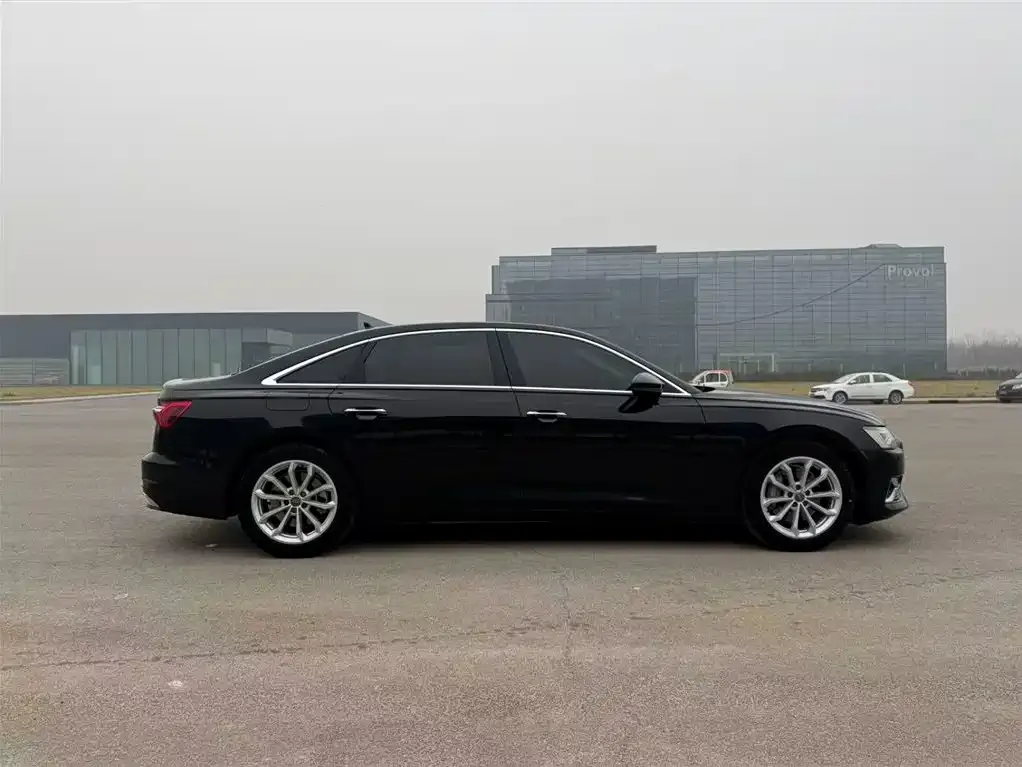 Audi A6L 2021 из CN, фото 2