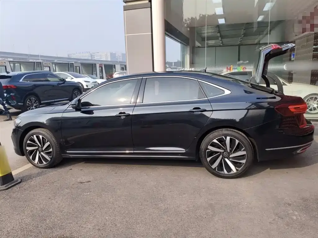 Volkswagen Passat 2022 из CN, фото 8
