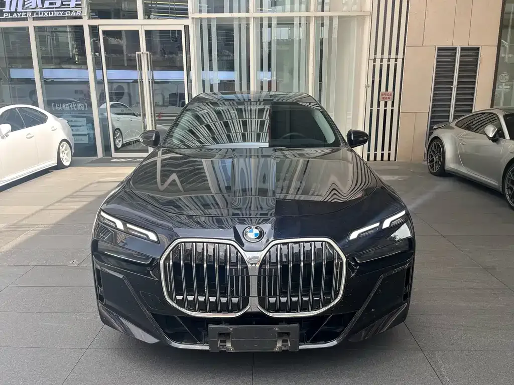 BMW 7 Series — фото 2