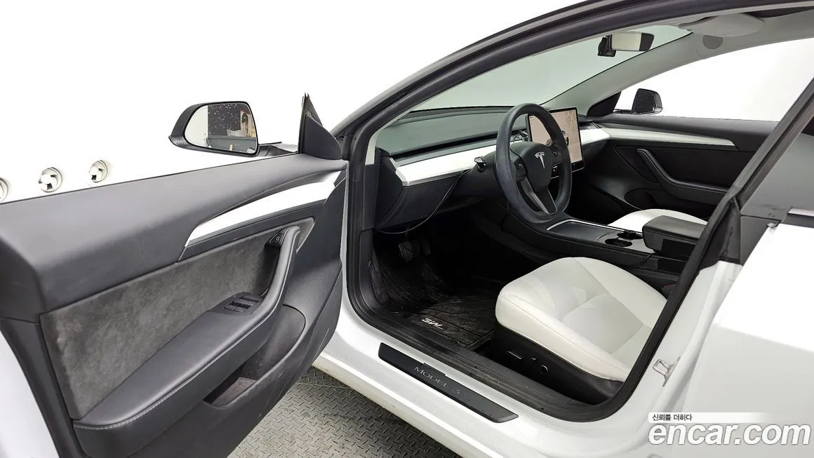 Tesla Model 3 — фото 4