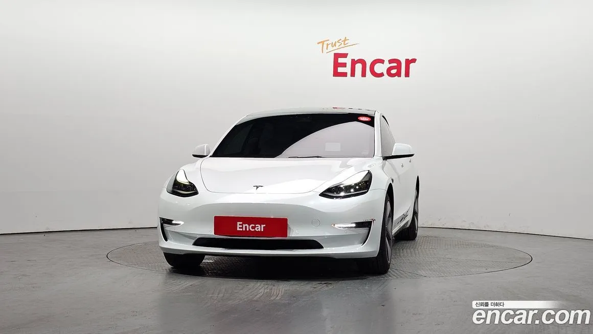 Tesla Model 3 — фото 10