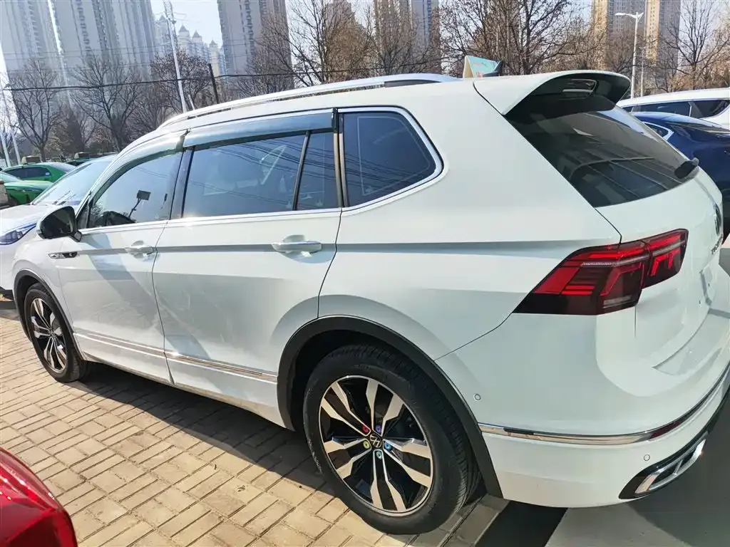 Volkswagen Tiguan L 2023 из CN, фото 2