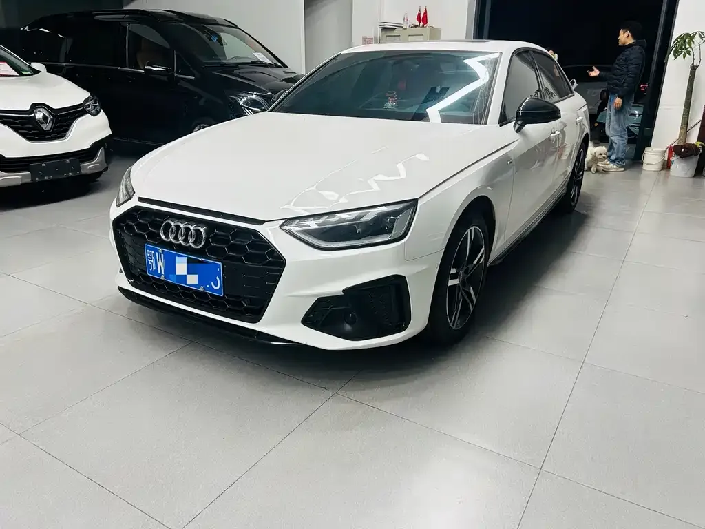 Audi A4L 2022 из CN, фото 1