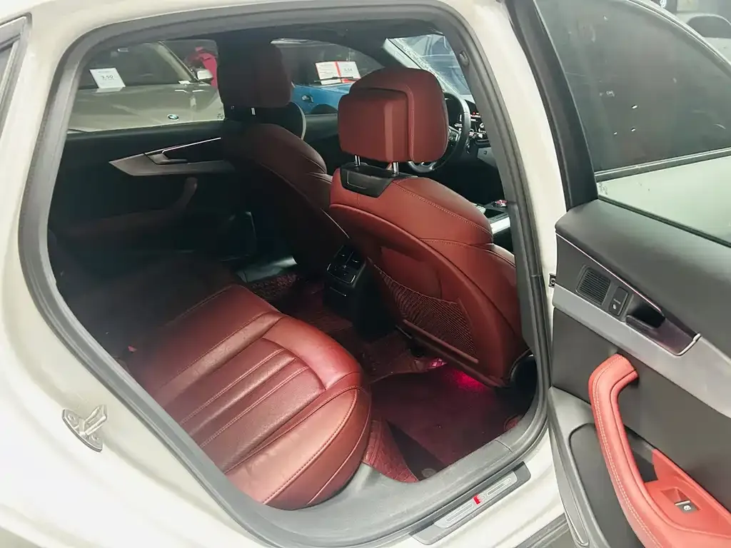 Audi A4L 2022 из CN, фото 10